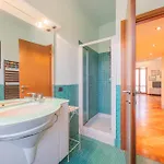 Elegance On The Hill - 800m To Downtown