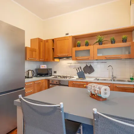 Elegance On The Hill - 800m To Downtown *